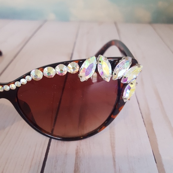Betsey Johnson Cat Eye Sunglasses AB Crystals - Picture 6 of 8
